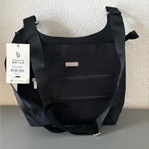 Baggallini Black Bucket Bagg MM Crossbody NWT